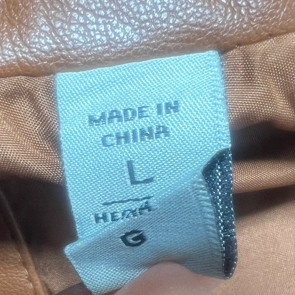 Levi's Brown Puffer Jacket with High Collar and Quilted Panels - Picture 9 of 9